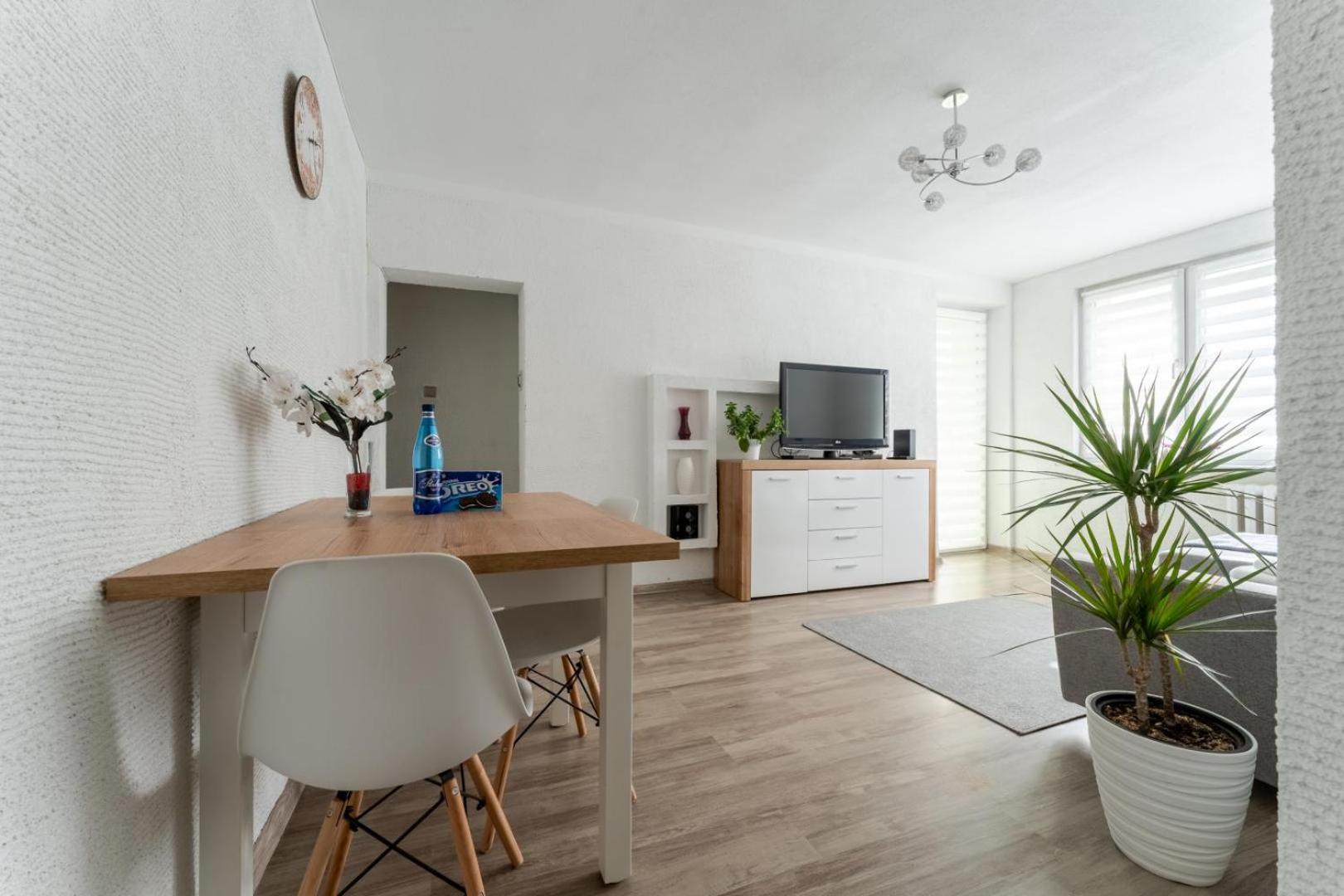 Apartament Gold - 2 Osobne Sypialnie Z Balkonem - Spaceapart Jelenia Gora Luaran gambar