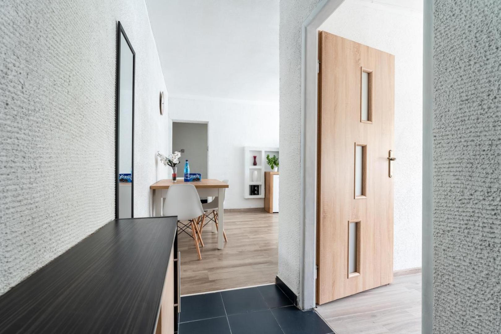 Apartament Gold - 2 Osobne Sypialnie Z Balkonem - Spaceapart Jelenia Gora Luaran gambar